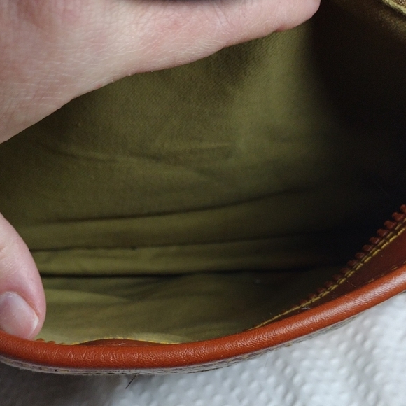 Dooney & Bourke Vintage All Weather Pebbled Leather Satchel W Strap - Picture 13 of 15